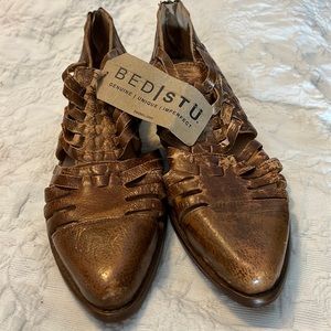 Ladies Bed/Stu brown leather haurache new never worn. Size 9.